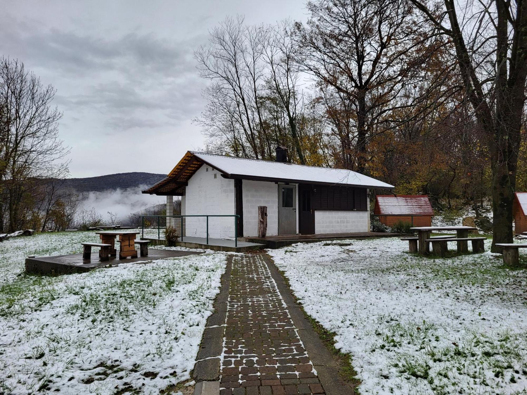 Hotel Koca Sredi Gozda Kanal Exterior foto